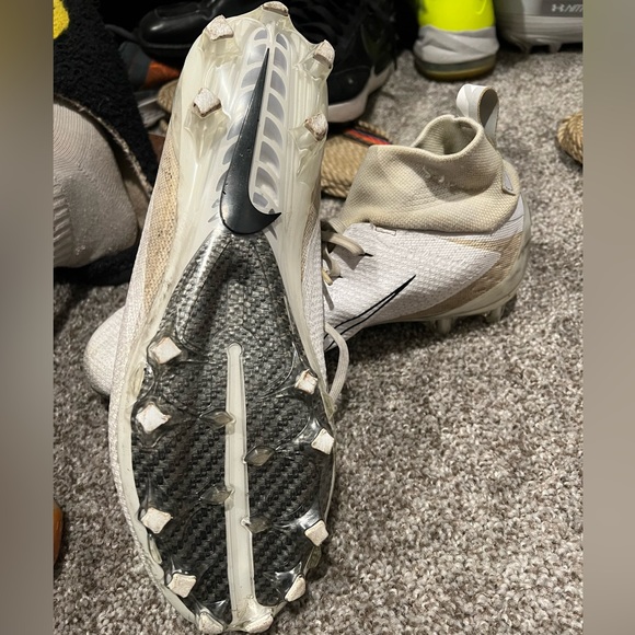 Nike Football Cleats - Picture 2 of 3